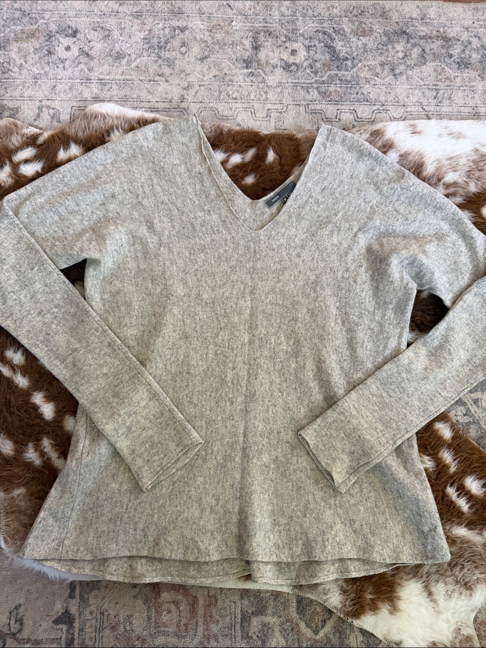 Vince Cashmere/Wool Women's V-Neck Classic Sweater